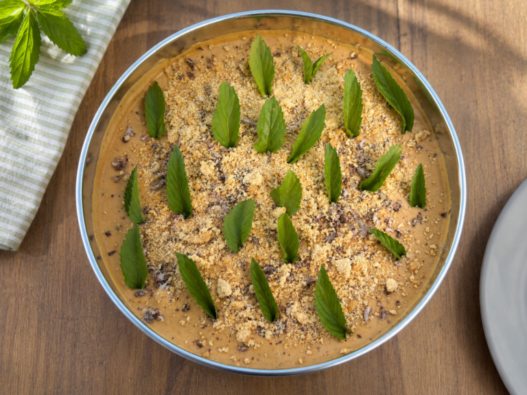 Peppermint Fridge Tart – traditional South African no-bake dessert with caramel, bananas and peppermint