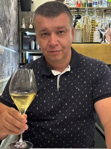 Sauvignon z vinárstva Predium Vráble v reštaurácii Medzi Múrmi