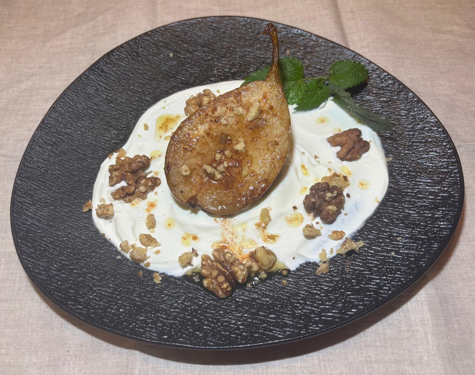 Baked pears with honey and cinnamon, Greek yogurt and toasted walnuts